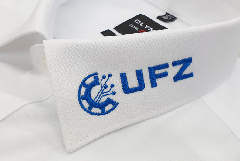 Hemd mit UFZ-Logo bestickt