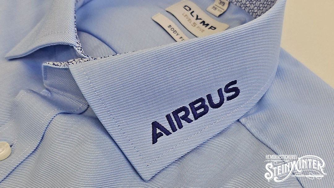 Hemdkragen bestickt unten mit Firmenlogo AIRBUS