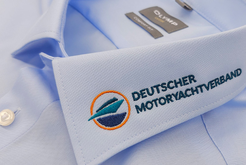 OLYMP-Hemd in skyblue, bestickt mit Logo "Deutscher Motoryachtverband"